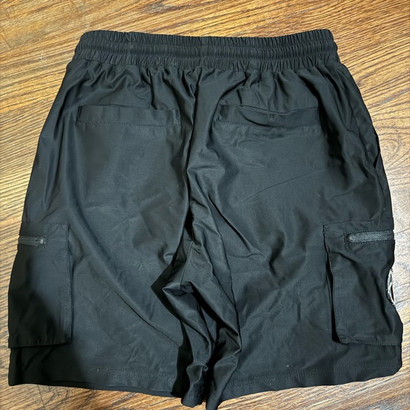 Black athletic shorts - Picture 2 of 4